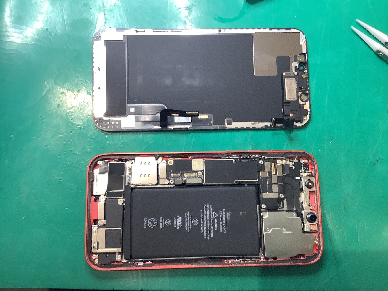 iPhone12の画面交換ならデータをそのまま・最短即日修理のスマホ修理工房ラザウォーク甲斐双葉店へ